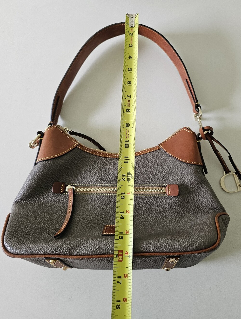 NWOT Dooney & Bourke Taupe Pebble Grain Leather Hobo Shoulder Bag - Picture 11 of 13